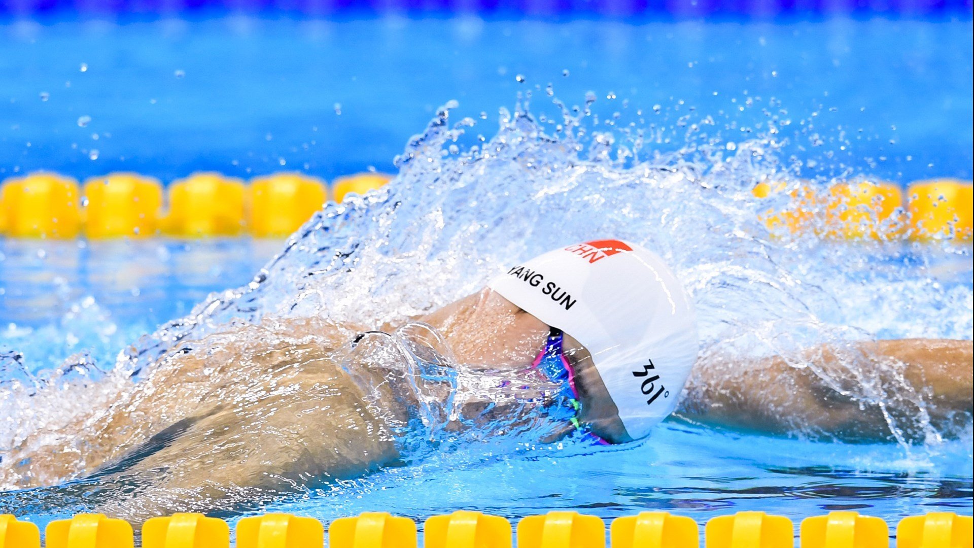 绝境封神!39岁梅西致命一击,厄瓜多尔险胜突尼斯杀入2026世界杯